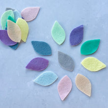 Load image into Gallery viewer, Pastel Felt Leaves, Die Cut Felt Leaf Kit
